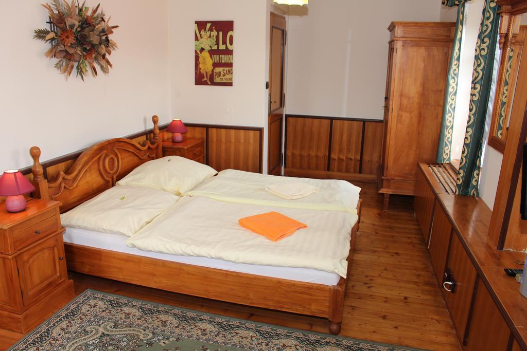 Penzion Kasper Cyklopenzion Jindřichův Hradec Zimmer foto
